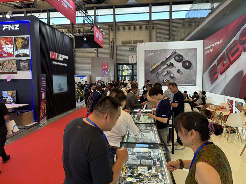 2025���ʷ����豸չ�ֳ�Ǣ̸����